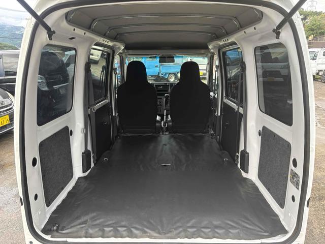 ハイゼットカーゴ スペシャルSAIII エンジンマウント新品交換 スロットルバルブ清掃済み 衝突被害軽減システム 両側スライドドア オートマチックハイビーム ABS ESC エアコン パワーステアリング パワーウィンドウ(16枚目)