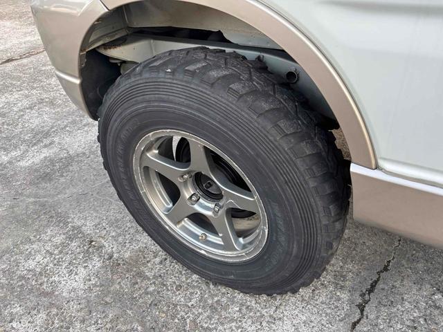 ジムニー ランドベンチャー 4WD MT ABS CD MD リフトアップ ハセスぺアルミホイール 衝突安全ボディ エアコン パワーウィンドウ(23枚目)