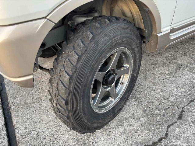 ジムニー ランドベンチャー 4WD MT ABS CD MD リフトアップ ハセスぺアルミホイール 衝突安全ボディ エアコン パワーウィンドウ(25枚目)