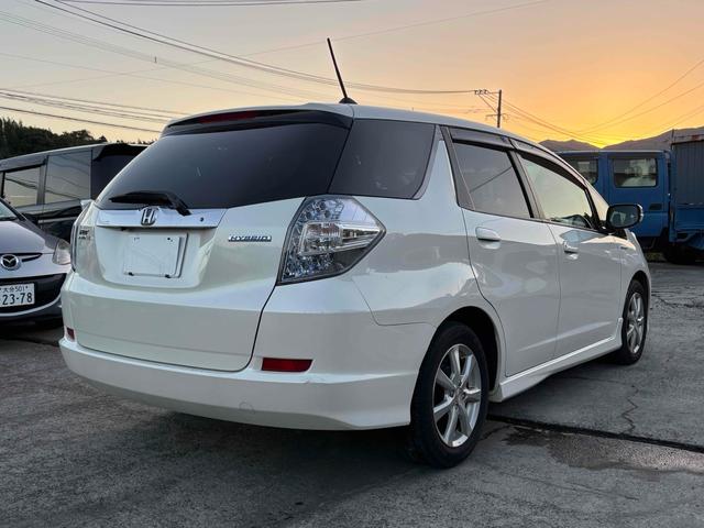 フィットシャトルハイブリッド ハイブリッド・スマートセレクション ファインライン ハイブリッド ギャザズナビ バックカメラ 地デジ Bluetooth対応 オートクルーズコントロール スマートキー 電動格納ミラー シートヒーター CVT アルミホイール CD DVD再生(12枚目)