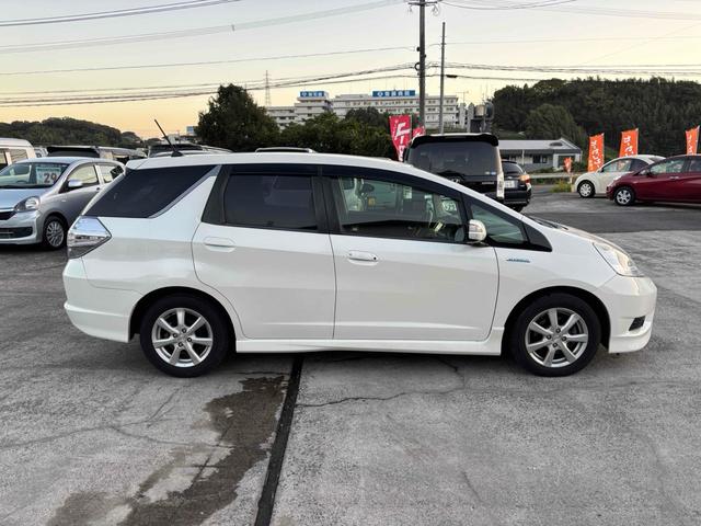 フィットシャトルハイブリッド ハイブリッド・スマートセレクション ファインライン ハイブリッド ギャザズナビ バックカメラ 地デジ Bluetooth対応 オートクルーズコントロール スマートキー 電動格納ミラー シートヒーター CVT アルミホイール CD DVD再生(13枚目)