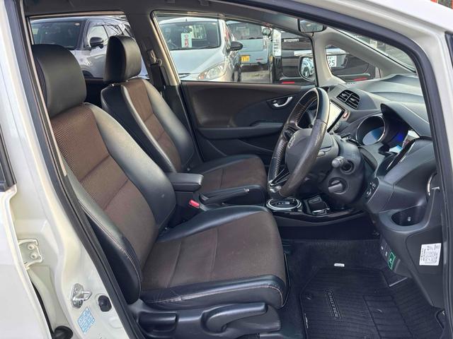 フィットシャトルハイブリッド ハイブリッド・スマートセレクション ファインライン ハイブリッド ギャザズナビ バックカメラ 地デジ Bluetooth対応 オートクルーズコントロール スマートキー 電動格納ミラー シートヒーター CVT アルミホイール CD DVD再生(15枚目)