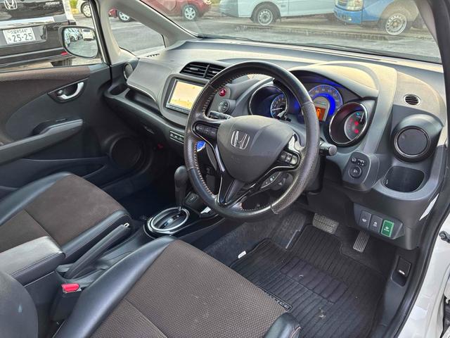 フィットシャトルハイブリッド ハイブリッド・スマートセレクション ファインライン ハイブリッド ギャザズナビ バックカメラ 地デジ Bluetooth対応 オートクルーズコントロール スマートキー 電動格納ミラー シートヒーター CVT アルミホイール CD DVD再生(16枚目)