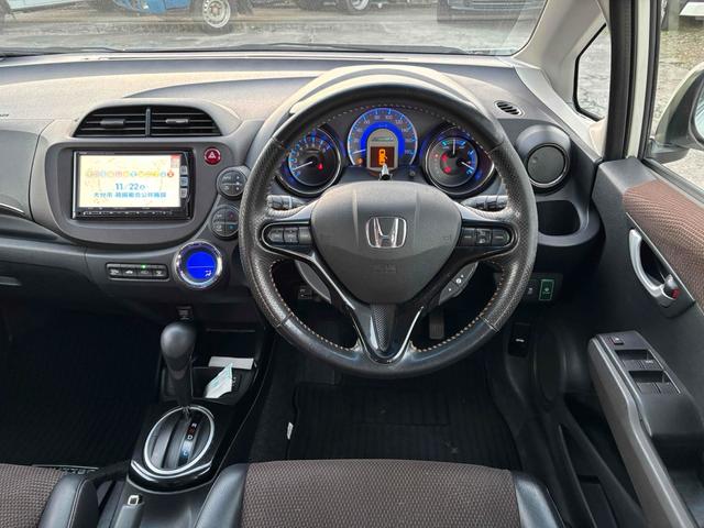 フィットシャトルハイブリッド ハイブリッド・スマートセレクション ファインライン ハイブリッド ギャザズナビ バックカメラ 地デジ Bluetooth対応 オートクルーズコントロール スマートキー 電動格納ミラー シートヒーター CVT アルミホイール CD DVD再生(18枚目)