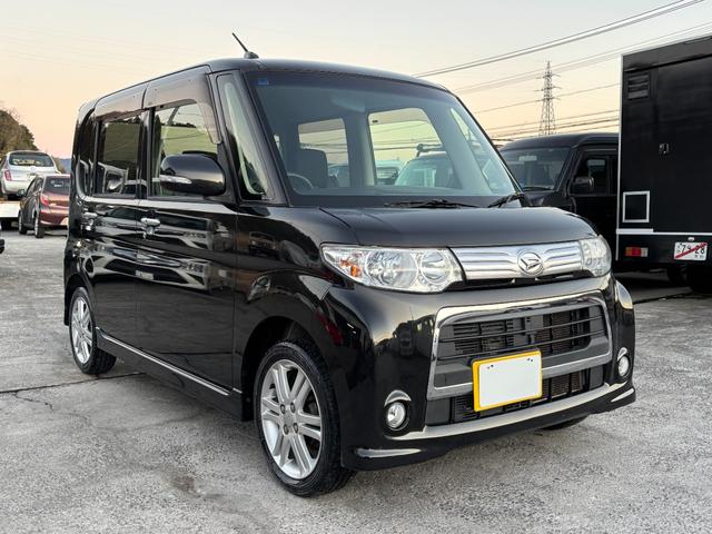 タント カスタムＸ　後期モデル　電動オートスライドドア　純正１５インチアルミ　ナビ　ＴＶ　ＨＩＤ　スマートキー　アイドリングストップ　ＣＶＴ　盗難防止システム　ＡＢＳ　ＣＤ　ＤＶＤ再生（7枚目）