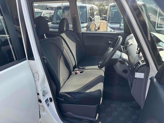 タント ＶＳ　スマートキー　ベンチシート　ＡＴ　盗難防止システム　ＡＢＳ　ＣＤ　アルミホイール　衝突安全ボディ　エアコン　パワーステアリング　パワーウィンドウ（11枚目）