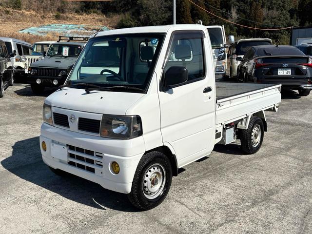 クリッパートラック ＤＸ　４ＷＤ　ＡＴ　三方開　エアコン　パワーステアリング　黄色フォグ　助手席バイザー　アシストグリップ　作業灯　ＧＲＡＮＴＲＥＫタイヤ　運転席エアバッグ（8枚目）