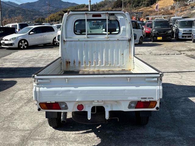 クリッパートラック ＤＸ　４ＷＤ　ＡＴ　三方開　エアコン　パワーステアリング　黄色フォグ　助手席バイザー　アシストグリップ　作業灯　ＧＲＡＮＴＲＥＫタイヤ　運転席エアバッグ（11枚目）