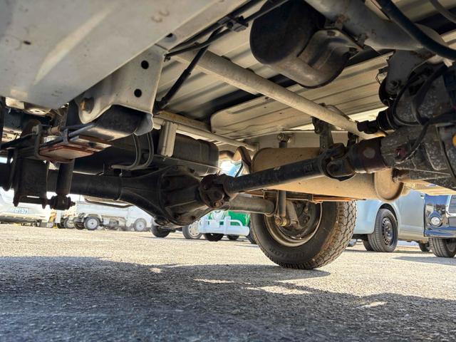 クリッパートラック ＤＸ　４ＷＤ　ＡＴ　三方開　エアコン　パワーステアリング　黄色フォグ　助手席バイザー　アシストグリップ　作業灯　ＧＲＡＮＴＲＥＫタイヤ　運転席エアバッグ（40枚目）