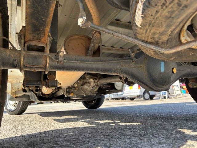 クリッパートラック ＤＸ　４ＷＤ　ＡＴ　三方開　エアコン　パワーステアリング　黄色フォグ　助手席バイザー　アシストグリップ　作業灯　ＧＲＡＮＴＲＥＫタイヤ　運転席エアバッグ（43枚目）