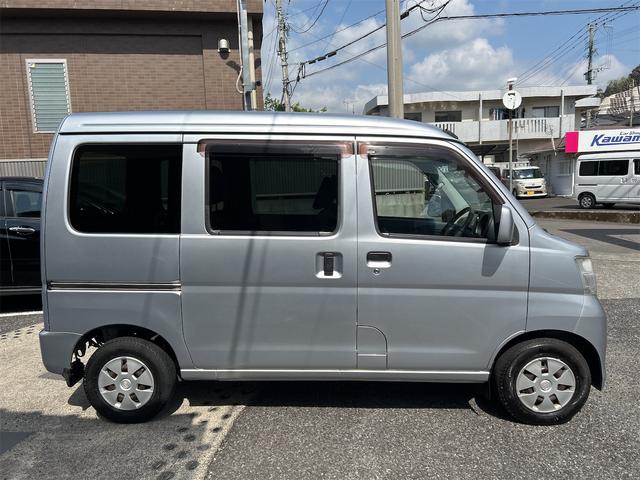 サンバーバン ＶＣターボ　グー故障診断書付き　ＡＴ　ナビ　ＴＶ　両側スライドドア　電動格納ミラー　ターボ　エアコン　パワーステアリング　パワーウィンドウ　運転席エアバッグ　助手席エアバッグ　ＣＤ　Ｂｌｕｅｔｏｏｔｈ（9枚目）