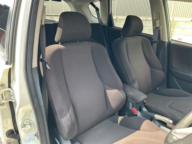 フィット X ナビ TV バックカメラ オートクルーズコントロール アルミホイール オートライト スマートキー 電動格納ミラー シートヒーター CVT 盗難防止システム 衝突安全ボディ ABS CD DVD再生(30枚目)