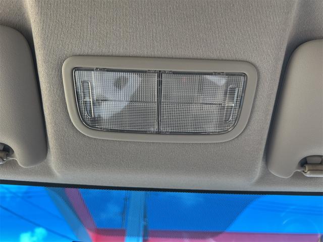 フィット X ナビ TV バックカメラ オートクルーズコントロール アルミホイール オートライト スマートキー 電動格納ミラー シートヒーター CVT 盗難防止システム 衝突安全ボディ ABS CD DVD再生(37枚目)