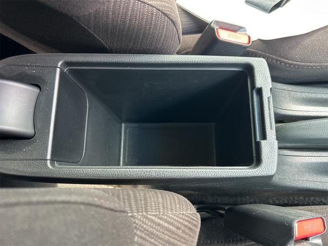 フィット X ナビ TV バックカメラ オートクルーズコントロール アルミホイール オートライト スマートキー 電動格納ミラー シートヒーター CVT 盗難防止システム 衝突安全ボディ ABS CD DVD再生(45枚目)