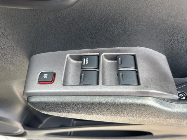 フィット X ナビ TV バックカメラ オートクルーズコントロール アルミホイール オートライト スマートキー 電動格納ミラー シートヒーター CVT 盗難防止システム 衝突安全ボディ ABS CD DVD再生(54枚目)