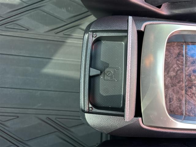 アルファード ２．５Ｓ　タイプゴールドＩＩ　ドライブレコーダー　バックカメラ　ナビ　クリアランスソナー　オートクルーズコントロール　レーンアシスト　衝突被害軽減システム　両側電動スライドドア　オートマチックハイビーム　オートライト（64枚目）