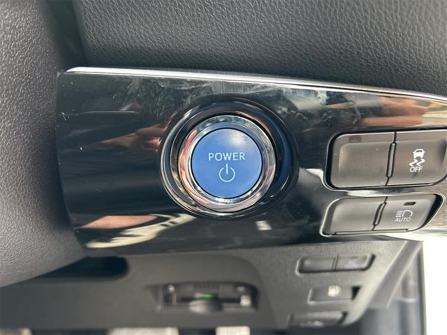 プリウス ＳセーフティプラスＩＩ　クリアランスソナー　レーンアシスト　オートクルーズコントロール　衝突被害軽減システム　全周囲カメラ　ナビ　ＴＶ　アルミホイール　オートマチックハイビーム　オートライト　ＬＥＤヘッドランプ　ＣＶＴ（10枚目）