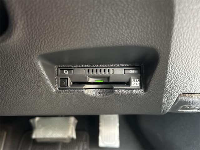 プリウス ＳセーフティプラスＩＩ　クリアランスソナー　レーンアシスト　オートクルーズコントロール　衝突被害軽減システム　全周囲カメラ　ナビ　ＴＶ　アルミホイール　オートマチックハイビーム　オートライト　ＬＥＤヘッドランプ　ＣＶＴ（11枚目）