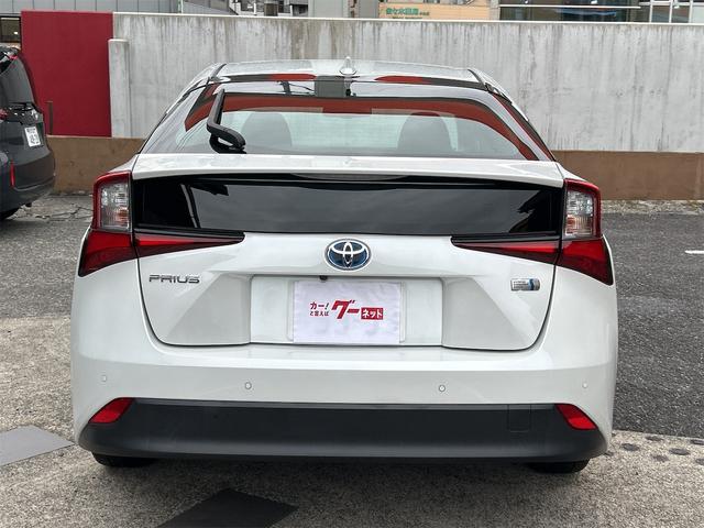 プリウス ＳセーフティプラスＩＩ　クリアランスソナー　レーンアシスト　オートクルーズコントロール　衝突被害軽減システム　全周囲カメラ　ナビ　ＴＶ　アルミホイール　オートマチックハイビーム　オートライト　ＬＥＤヘッドランプ　ＣＶＴ（16枚目）
