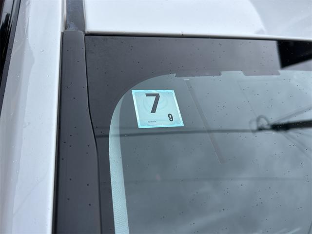 プリウス ＳセーフティプラスＩＩ　クリアランスソナー　レーンアシスト　オートクルーズコントロール　衝突被害軽減システム　全周囲カメラ　ナビ　ＴＶ　アルミホイール　オートマチックハイビーム　オートライト　ＬＥＤヘッドランプ　ＣＶＴ（21枚目）