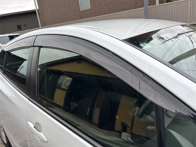 プリウス ＳセーフティプラスＩＩ　クリアランスソナー　レーンアシスト　オートクルーズコントロール　衝突被害軽減システム　全周囲カメラ　ナビ　ＴＶ　アルミホイール　オートマチックハイビーム　オートライト　ＬＥＤヘッドランプ　ＣＶＴ（25枚目）