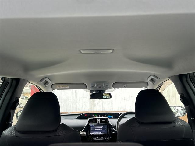 プリウス ＳセーフティプラスＩＩ　クリアランスソナー　レーンアシスト　オートクルーズコントロール　衝突被害軽減システム　全周囲カメラ　ナビ　ＴＶ　アルミホイール　オートマチックハイビーム　オートライト　ＬＥＤヘッドランプ　ＣＶＴ（32枚目）