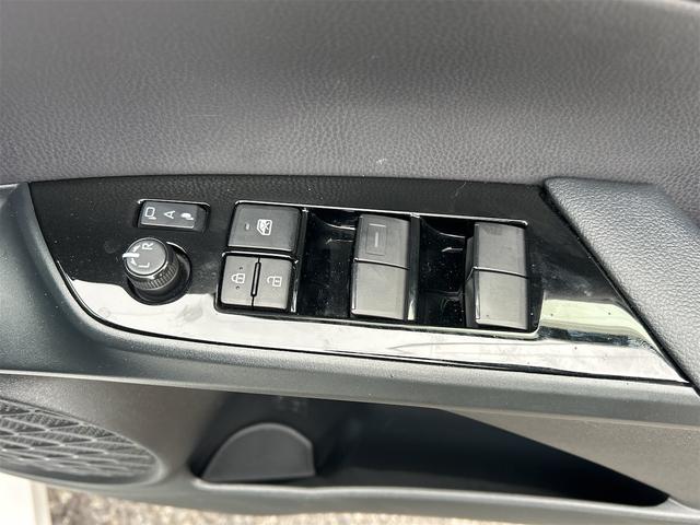 プリウス ＳセーフティプラスＩＩ　クリアランスソナー　レーンアシスト　オートクルーズコントロール　衝突被害軽減システム　全周囲カメラ　ナビ　ＴＶ　アルミホイール　オートマチックハイビーム　オートライト　ＬＥＤヘッドランプ　ＣＶＴ（37枚目）