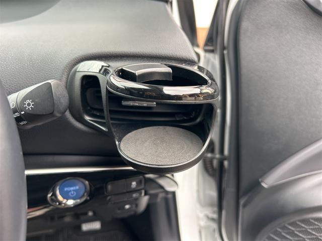 プリウス ＳセーフティプラスＩＩ　クリアランスソナー　レーンアシスト　オートクルーズコントロール　衝突被害軽減システム　全周囲カメラ　ナビ　ＴＶ　アルミホイール　オートマチックハイビーム　オートライト　ＬＥＤヘッドランプ　ＣＶＴ（57枚目）