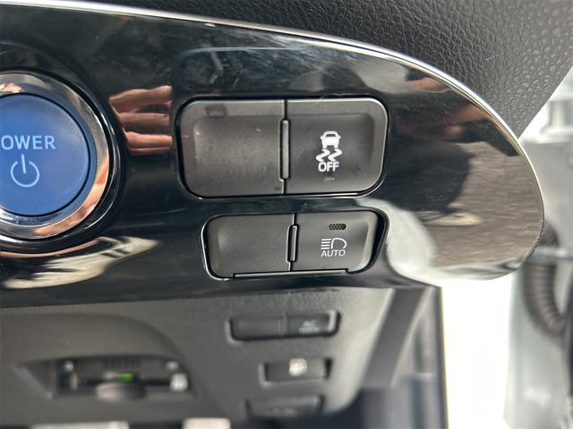 プリウス ＳセーフティプラスＩＩ　クリアランスソナー　レーンアシスト　オートクルーズコントロール　衝突被害軽減システム　全周囲カメラ　ナビ　ＴＶ　アルミホイール　オートマチックハイビーム　オートライト　ＬＥＤヘッドランプ　ＣＶＴ（58枚目）