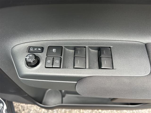 シエンタ ハイブリッドＧ　ＥＴＣ　全周囲カメラ　オートクルーズコントロール　レーンアシスト　衝突被害軽減システム　両側電動スライドドア　オートマチックハイビーム　オートライト　ＬＥＤヘッドランプ　スマートキー（41枚目）