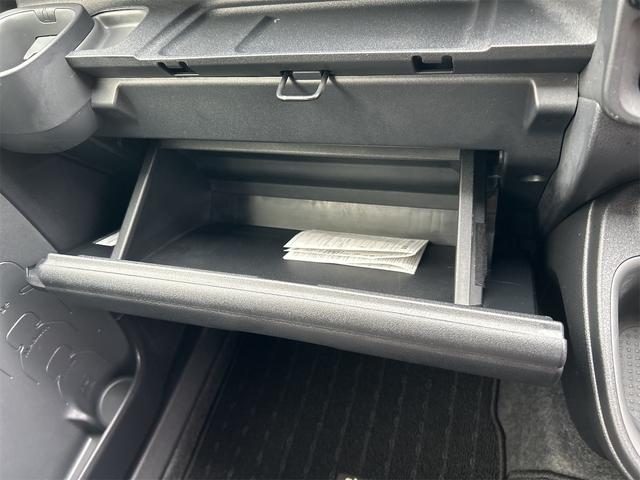 シエンタ ハイブリッドＧ　ＥＴＣ　全周囲カメラ　オートクルーズコントロール　レーンアシスト　衝突被害軽減システム　両側電動スライドドア　オートマチックハイビーム　オートライト　ＬＥＤヘッドランプ　スマートキー（48枚目）