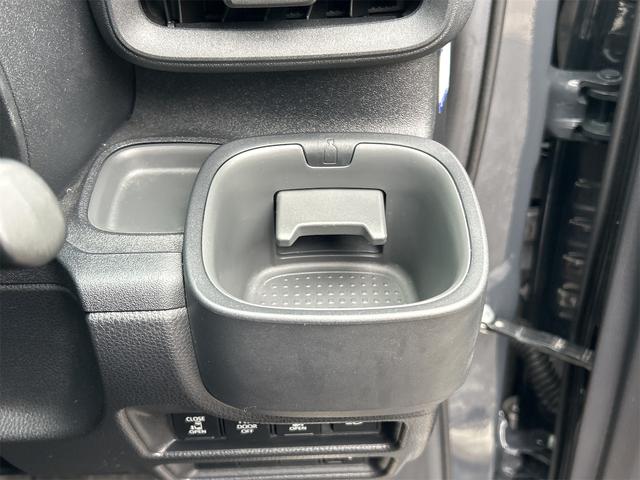 シエンタ ハイブリッドＧ　ＥＴＣ　全周囲カメラ　オートクルーズコントロール　レーンアシスト　衝突被害軽減システム　両側電動スライドドア　オートマチックハイビーム　オートライト　ＬＥＤヘッドランプ　スマートキー（63枚目）