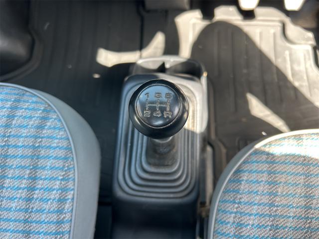 アクティトラック 　４ＷＤ　ＭＴ　エアコン　運転席エアバッグ　ＣＤ（7枚目）