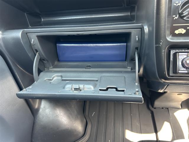 アクティトラック 　４ＷＤ　ＭＴ　エアコン　運転席エアバッグ　ＣＤ（8枚目）