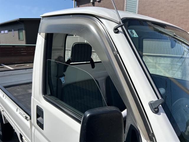アクティトラック 　４ＷＤ　ＭＴ　エアコン　運転席エアバッグ　ＣＤ（24枚目）