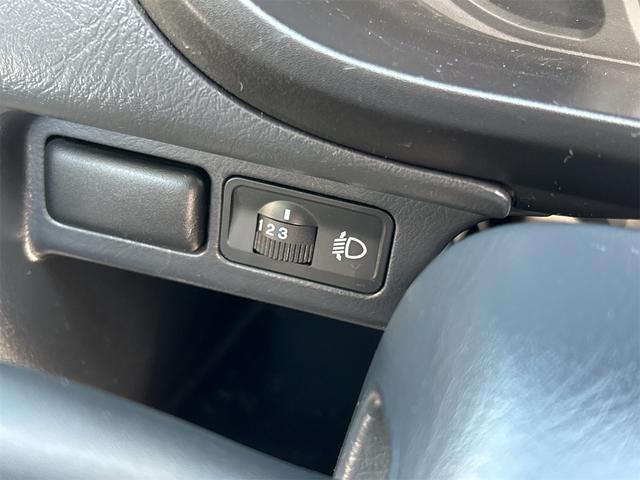 アクティトラック 　４ＷＤ　ＭＴ　エアコン　運転席エアバッグ　ＣＤ（44枚目）