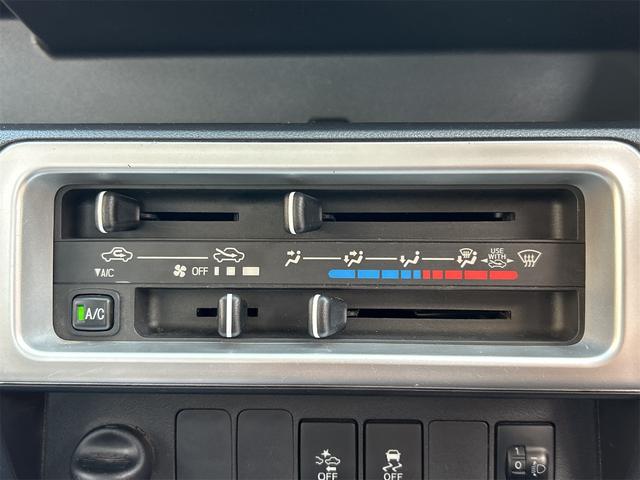 ピクシストラック 　ＡＴ　衝突被害軽減システム　ＥＳＣ　エアコン　パワーウィンドウ　運転席エアバッグ　助手席エアバッグ　ＣＤ　ＵＳＢ　ミュージックプレイヤー接続可（4枚目）
