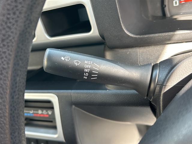 ピクシストラック 　ＡＴ　衝突被害軽減システム　ＥＳＣ　エアコン　パワーウィンドウ　運転席エアバッグ　助手席エアバッグ　ＣＤ　ＵＳＢ　ミュージックプレイヤー接続可（7枚目）