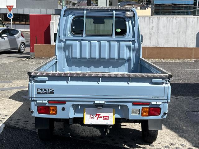 ピクシストラック 　ＡＴ　衝突被害軽減システム　ＥＳＣ　エアコン　パワーウィンドウ　運転席エアバッグ　助手席エアバッグ　ＣＤ　ＵＳＢ　ミュージックプレイヤー接続可（18枚目）