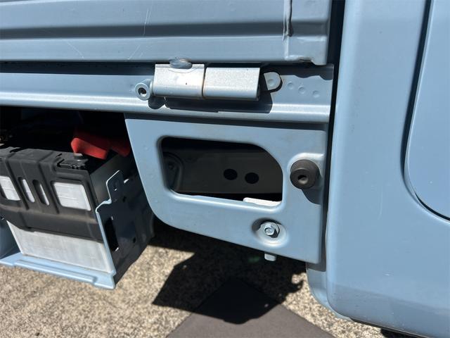ピクシストラック 　ＡＴ　衝突被害軽減システム　ＥＳＣ　エアコン　パワーウィンドウ　運転席エアバッグ　助手席エアバッグ　ＣＤ　ＵＳＢ　ミュージックプレイヤー接続可（27枚目）