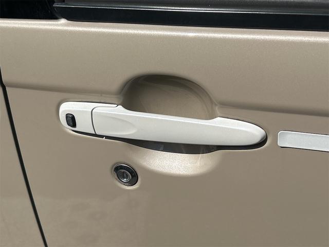 Ｘホワイトアクセントリミテッド　ＳＡＩＩＩ　全周囲カメラ　両側電動スライドドア　クリアランスソナー　衝突被害軽減システム　オートマチックハイビーム　オートライト　スマートキー　アイドリングストップ　電動格納ミラー　ベンチシート（画像23）