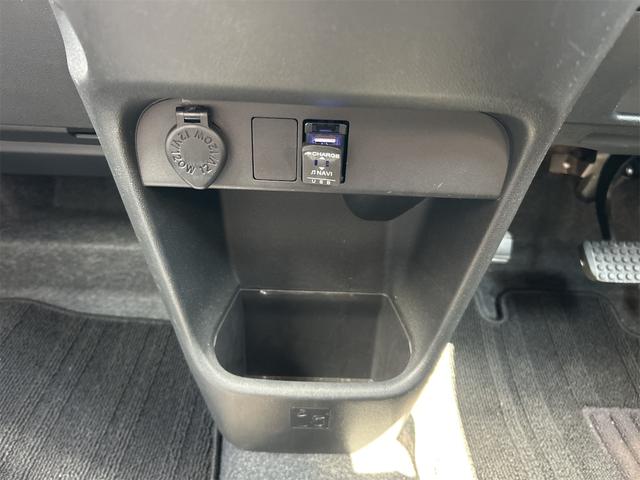 Ｘホワイトアクセントリミテッド　ＳＡＩＩＩ　全周囲カメラ　両側電動スライドドア　クリアランスソナー　衝突被害軽減システム　オートマチックハイビーム　オートライト　スマートキー　アイドリングストップ　電動格納ミラー　ベンチシート（画像46）