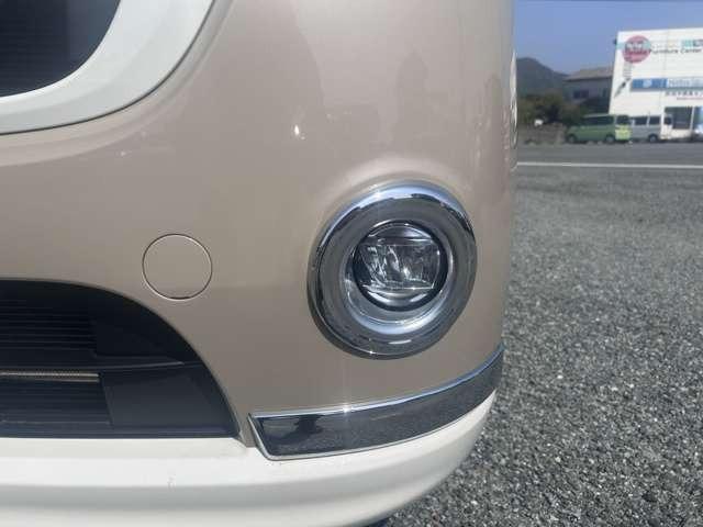 ムーヴキャンバス Ｇメイクアップリミテッド　ＳＡＩＩＩ　スマートアシスト搭載　衝突被害軽減ブレーキ　レーンアシスト　純正ナビＴＶ　ミュージックプレーヤー接続　ＥＴＣ　ドライブレコーダー　全方位カメラ　両側パワースライドドア　ＬＥＤヘッドライト　スマートキー（8枚目）