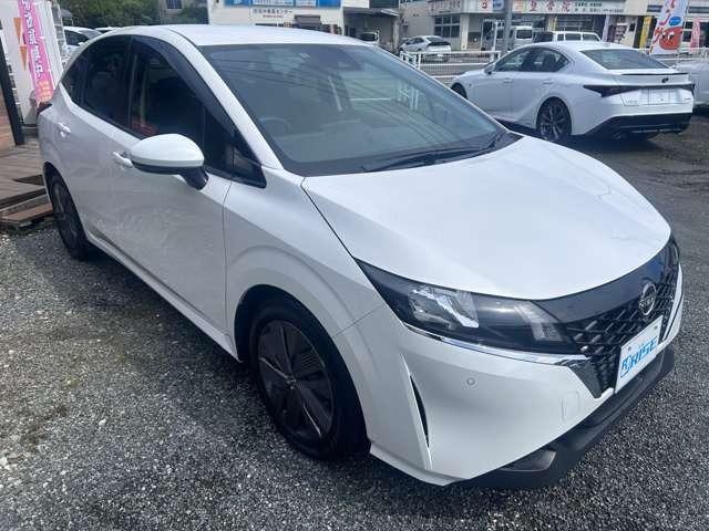 ノート Ｘ　衝突被害軽減ブレーキ　レーンアシスト　純正９インチナビＴＶ　ドライブレコーダー　ＥＴＣ　バックカメラ　スマートキー　プッシュスタート　Ｂｌｕｅｔｏｏｔｈ　ミュージックプレーヤー接続可（7枚目）