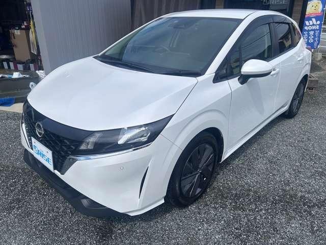 ノート Ｘ　衝突被害軽減ブレーキ　レーンアシスト　純正９インチナビＴＶ　ドライブレコーダー　ＥＴＣ　バックカメラ　スマートキー　プッシュスタート　Ｂｌｕｅｔｏｏｔｈ　ミュージックプレーヤー接続可（8枚目）