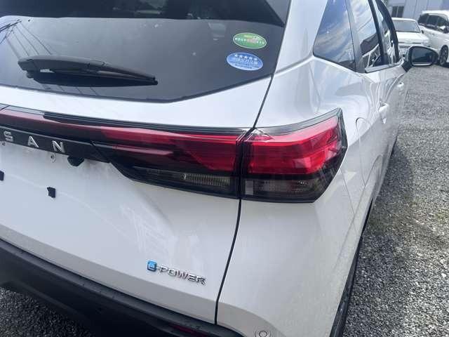 ノート Ｘ　衝突被害軽減ブレーキ　レーンアシスト　純正９インチナビＴＶ　ドライブレコーダー　ＥＴＣ　バックカメラ　スマートキー　プッシュスタート　Ｂｌｕｅｔｏｏｔｈ　ミュージックプレーヤー接続可（11枚目）