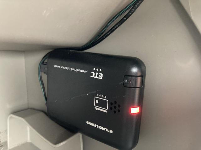アトレーワゴン カスタムターボＲＳ　ターボ　パワースライドドア　キーレス　社外ナビ　フルセグ　ＤＶＤ再生　Ｂｌｕｅｔｏｏｔｈ　バックカメラ　ドライブレコーダー　ＥＴＣ　ＨＩＤライト　フォグ　プライバシーガラス　セキュリティーアラーム（22枚目）