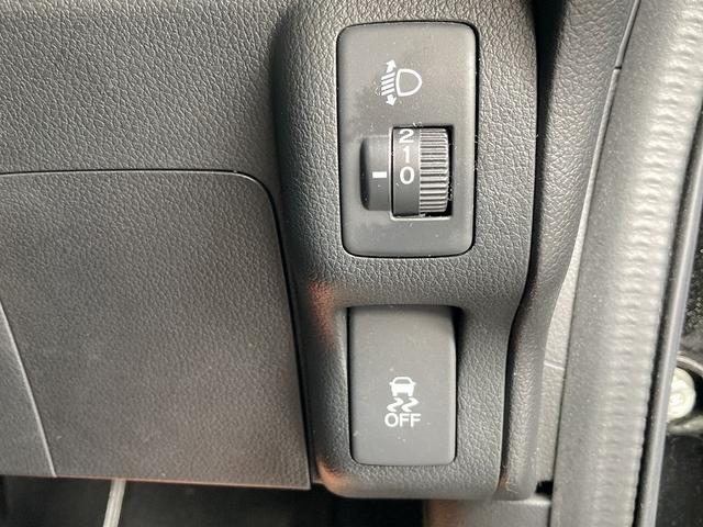 Ｎ－ＢＯＸスラッシュ Ｇ・Ｌパッケージ　純正ナビ　フルセグ　ＤＶＤ再生　Ｂｌｕｅｔｏｏｔｈ　バックカメラ　スマートキー　プッシュスタート　電子パーキング　社外ＬＥＤヘッドライト　ＥＴＣ　横滑防止　ヘッドライトレベライザー　純正アルミ（28枚目）