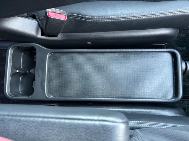 ステップワゴンスパーダ 　後期　９型ナビ　フルセグ／ＢＴ　両側電スラ　Ｂカメラ　ＥＴＣ　社外１８ＡＷ　Ｐシフト　クルコン　ステリモＨＩＤライト　Ａライト　フォグ　Ａストップ　スマートキー　Ｐガラス　シートリフター　ＴＲＣ（40枚目）