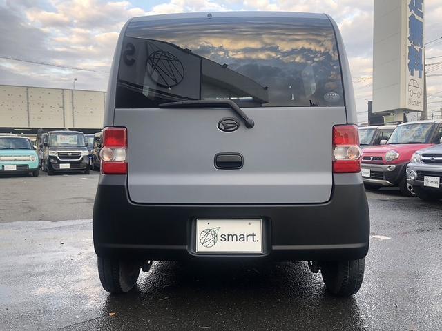 ムーヴコンテ Ｌ　艶消し全塗装　キーレス　純正ＣＤオーディオ　ヘッドライトレベライザー　アクセサリーソケット　プライバシーガラス　セキュリティアラーム　リアワイパー　ベンチシート　アームレスト　ＷＳＲＳエアバック（9枚目）